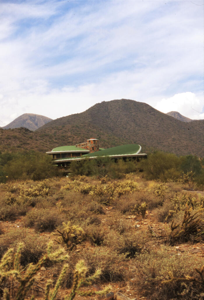 Perspective View: House for David Elgin and Annaliese Dodge ("Poppyfield 2") [Scottsdale, Arizona] (1989)